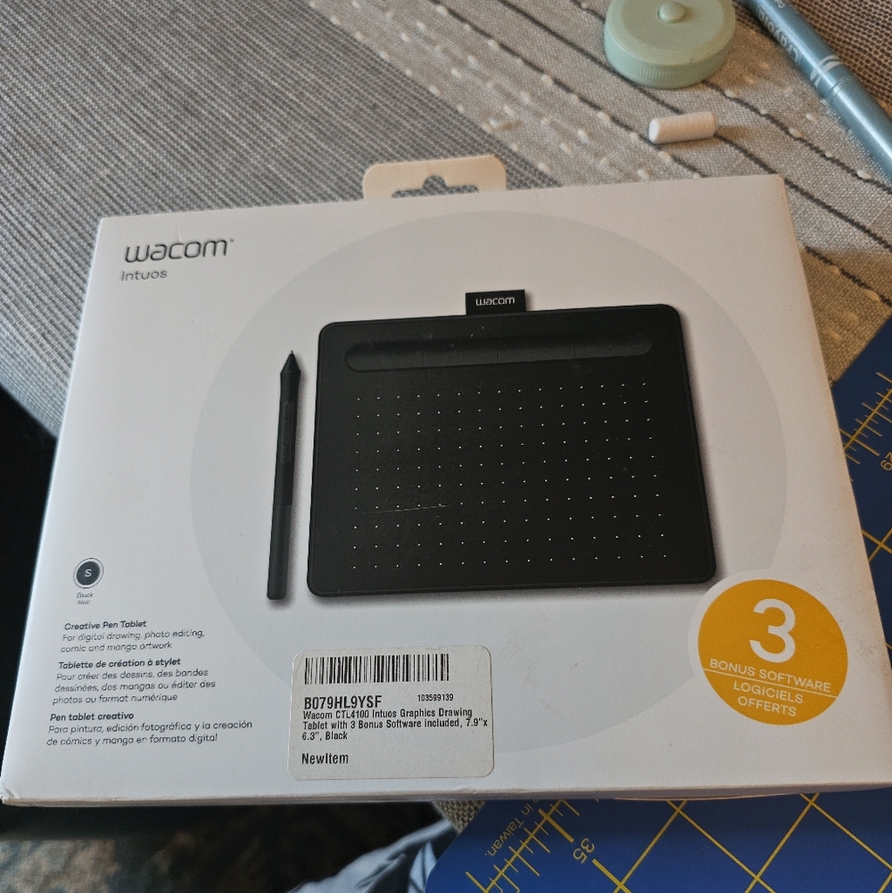 Waycom Black Drawing Tablet - Picture 3 of 3